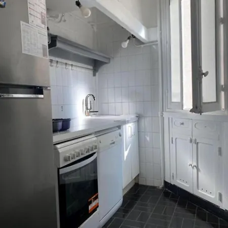 17 Proche Etoile Paris